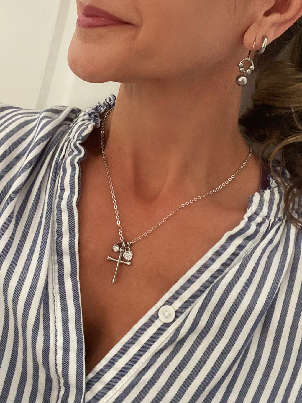 DAINTY CROSS NECKLACE